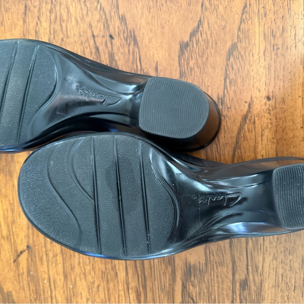 Clark’s clogs 8.5M - Picture 8 of 9